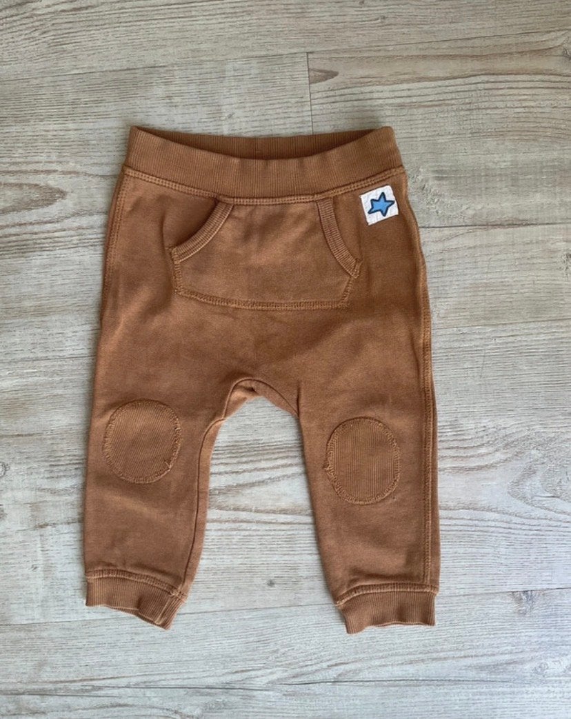 Comfortabele bruine broek maat 74 voor jongen, Ophalen, Gebruikt, Jongetje, Broekje