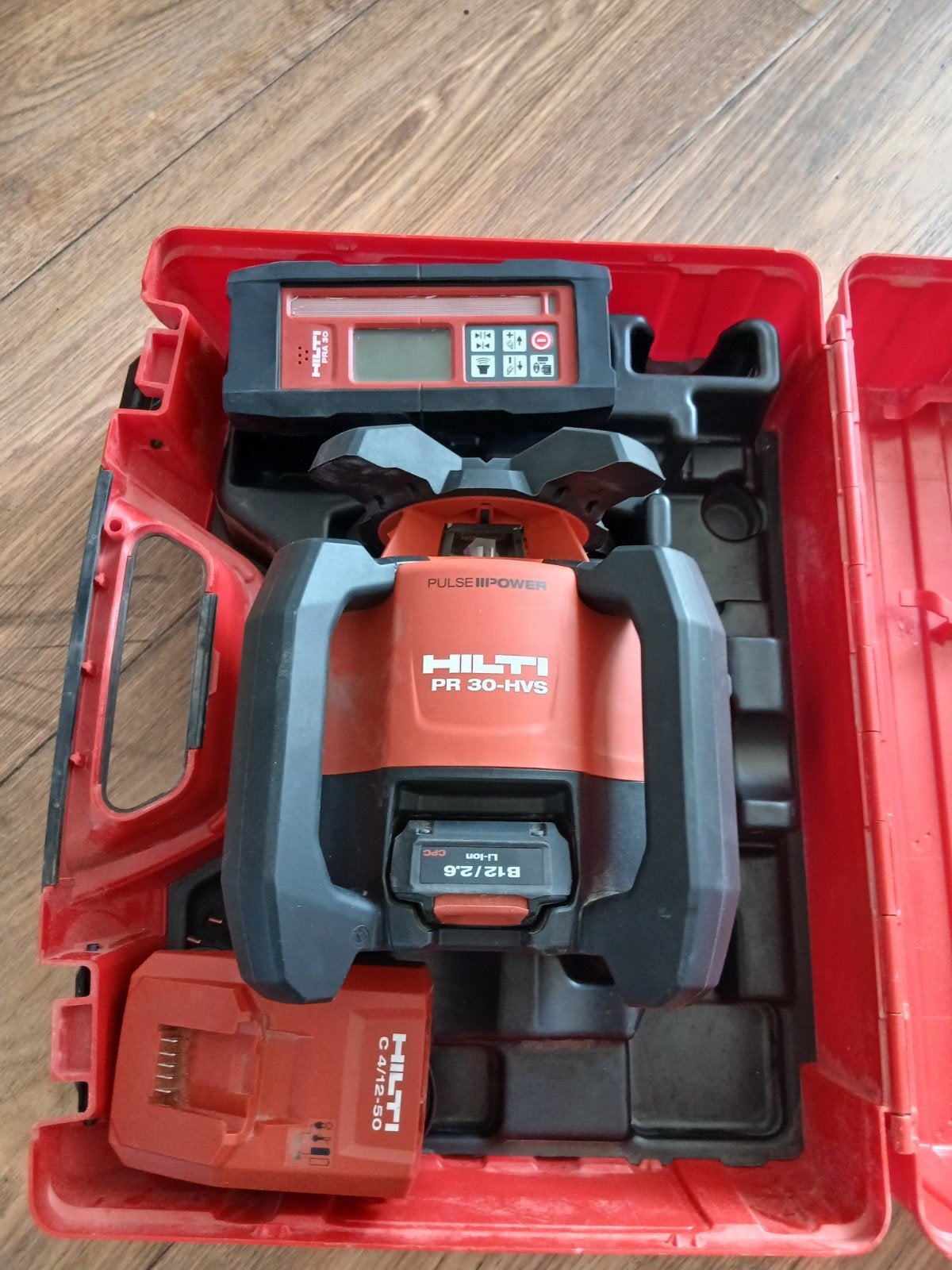 Hilti PR 30-HVS Rotatielaser met oplader, Doe-het-zelf en Verbouw, Ophalen of Verzenden, Gebruikt, Overige meters