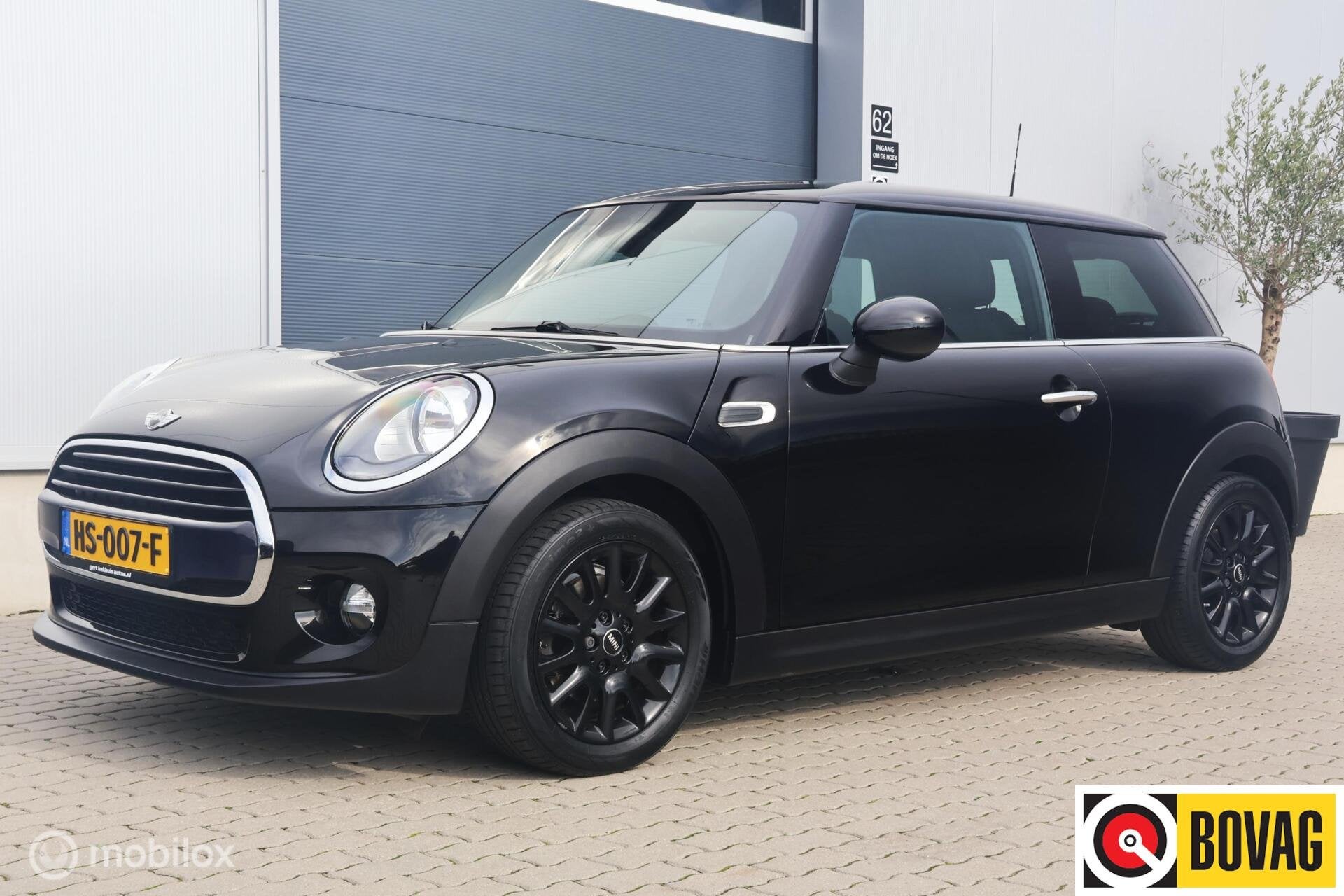 Mini cooper 1.5 Pepper I Cruise control I Airco | JCW stuur, Voorwielaandrijving, Gebruikt, Met garantie (alle), 4 stoelen