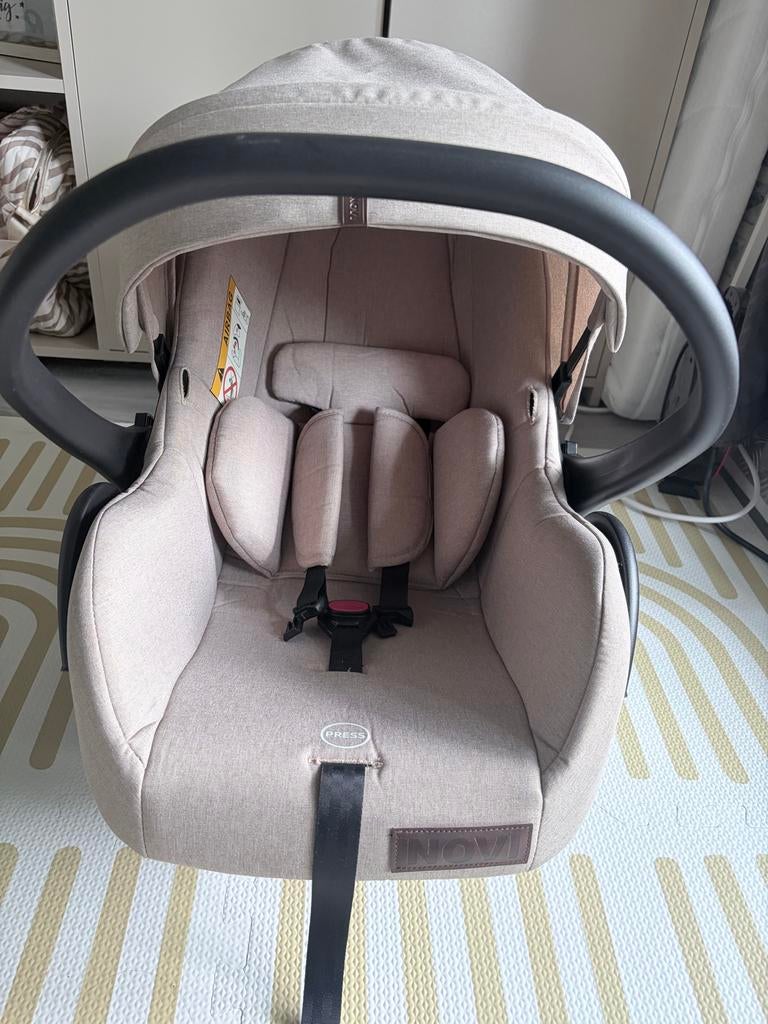 Novi Baby Autostoel - Zo goed als nieuw, Autogordel, Zijbescherming, Zo goed als nieuw, 0 t/m 13 kg