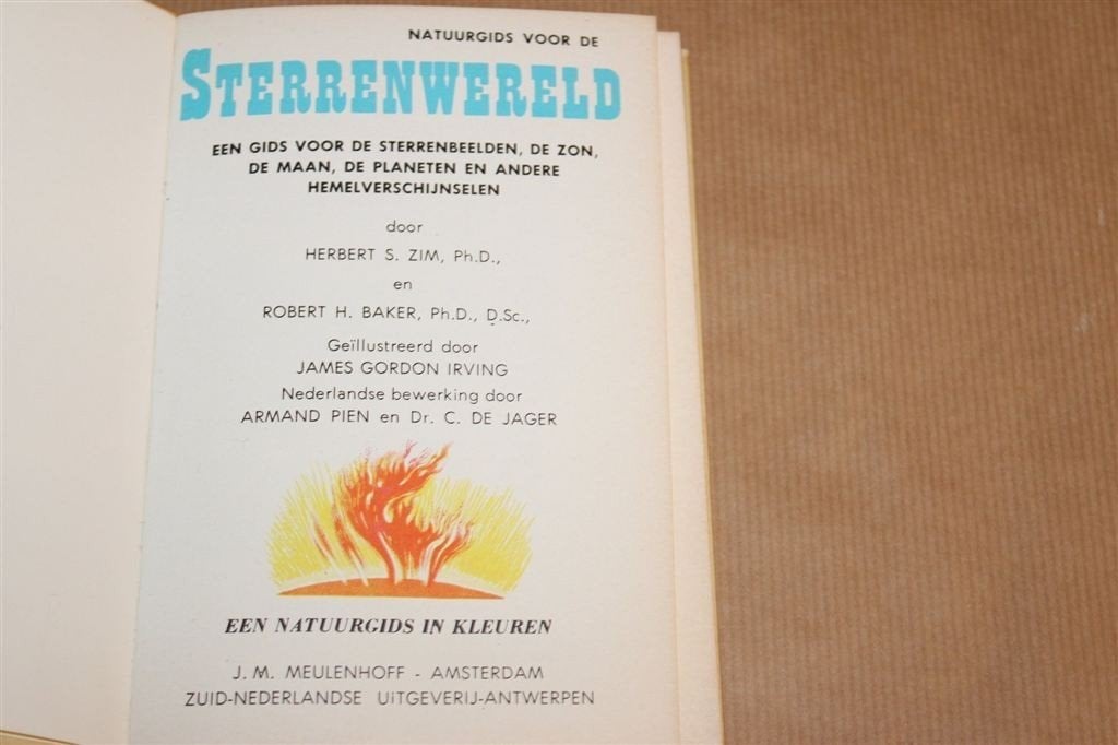 De Sterrenwereld — Zeldzame Natuurgids met 150 Foto\'s [1962, Ophalen of Verzenden, Gelezen, Natuurwetenschap