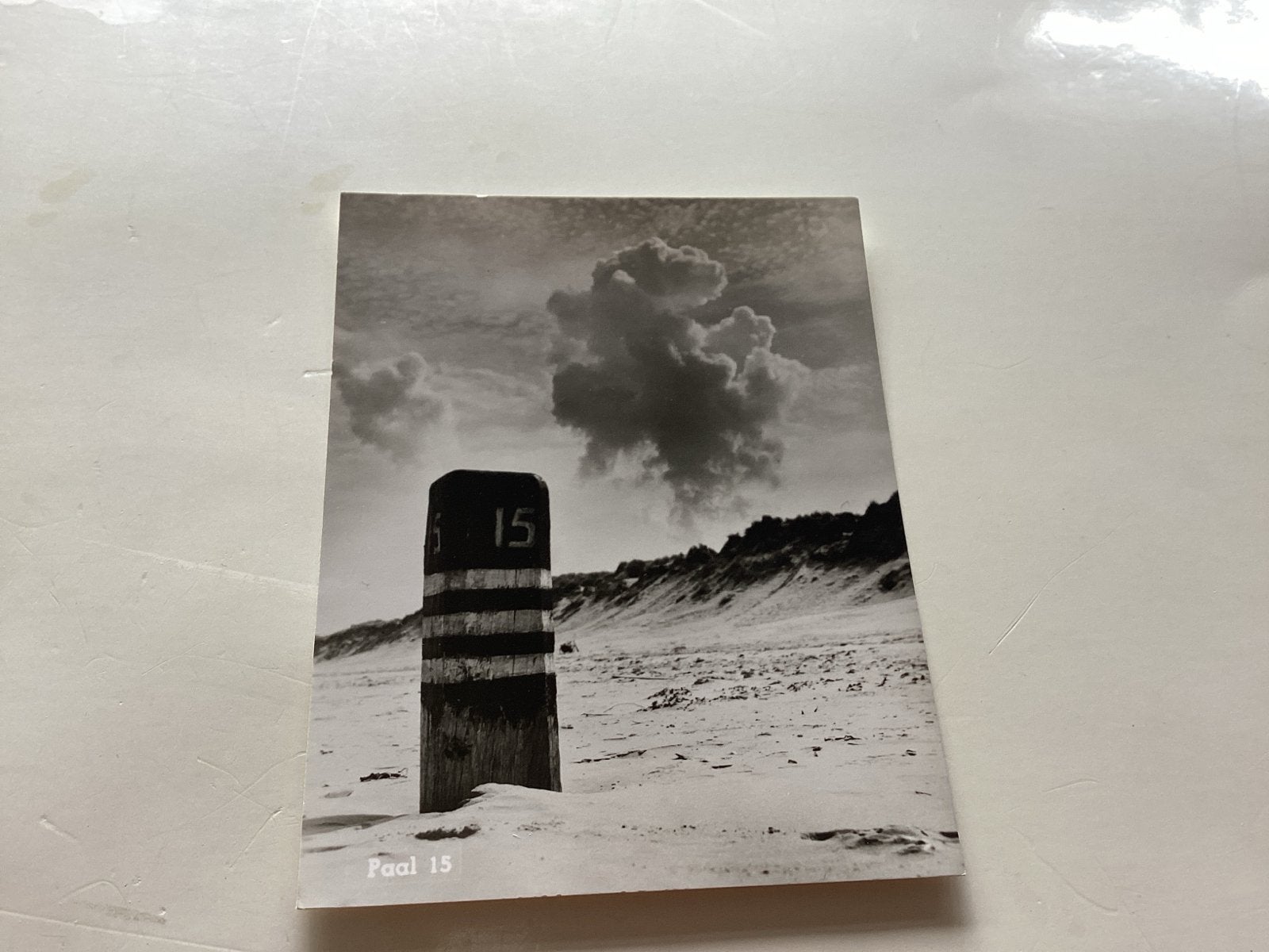 Zwart-wit ansichtkaart Paal 15, strand en duinen 7x9 cm, Verzamelen, Ophalen of Verzenden, 1980 tot heden, Ongelopen, Natuur