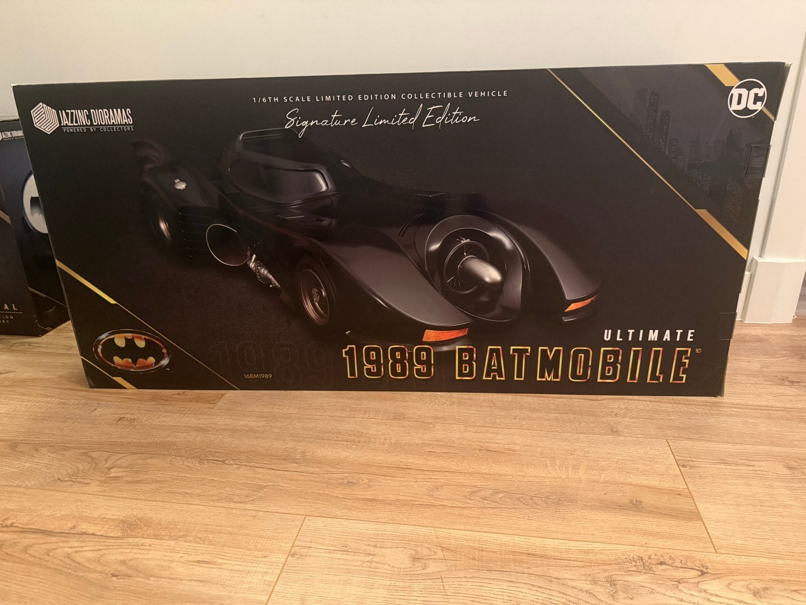 Jazzinc Dioramas 1989 Batmobile 1/6 Schaal Limited Edition, Hobby en Vrije tijd, Auto, Groter dan 1:32, Nieuw, Ophalen