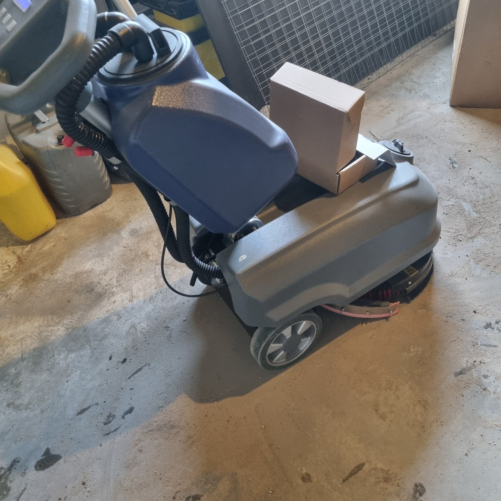 Sauber SB202BH Schrobzuigmachine - Nieuwstaat, Overige merken, Nieuw, Ophalen of Verzenden, Vloerreiniger