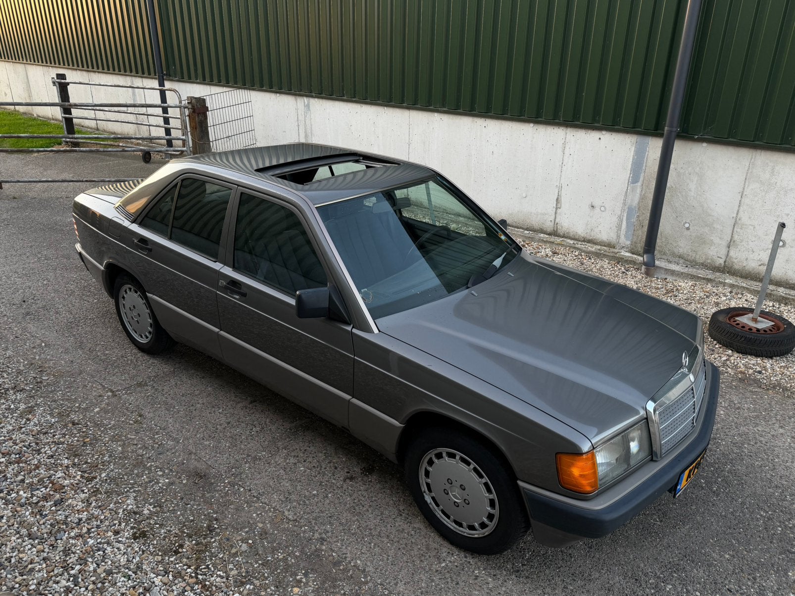 Mercedes-Benz 190-Serie 190E 2.0 Aut | 20.000 km | 1E lak, Auto's, Mercedes-Benz, Bedrijf, 190-Serie, Benzine, Automaat, Zilver of Grijs