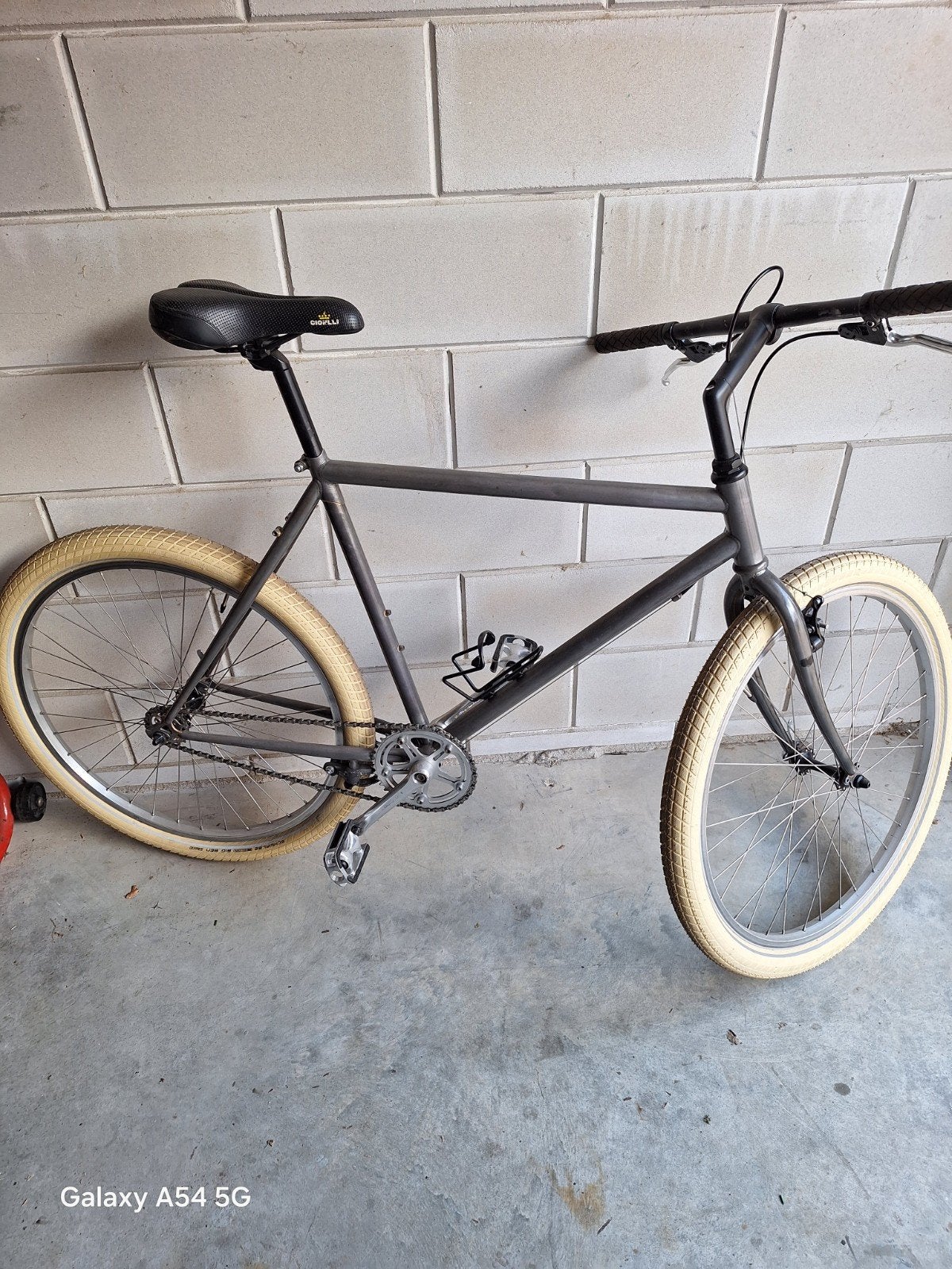 Te koop SINGEL SPEED GIANT, Fietsen en Brommers, Ophalen, Minder dan 10 versnellingen, Gebruikt, Velgrem