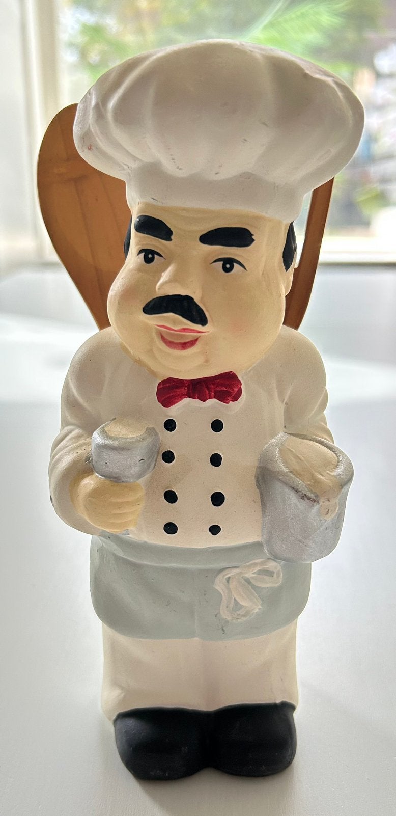 Decoratief beeld kok / chef-kok met houten lepel en vork, Overige typen, Ophalen of Verzenden, Zo goed als nieuw, Steen/keramiek