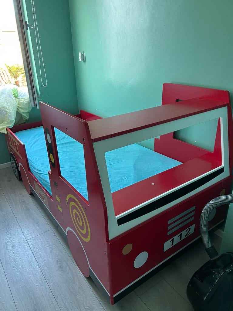Brandweer bed, Kinderen en Baby's, Kinderkamer | Bedden, 85 tot 100 cm, Ophalen of Verzenden, Zo goed als nieuw, Matras