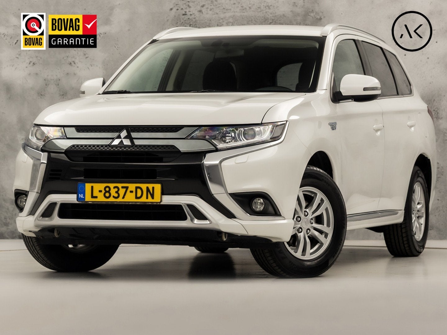 Mitsubishi Outlander 2.4 PHEV Pure Sport 225Pk Automaat (APP, Automaat, 12 maanden, Stof, 4 cilinders