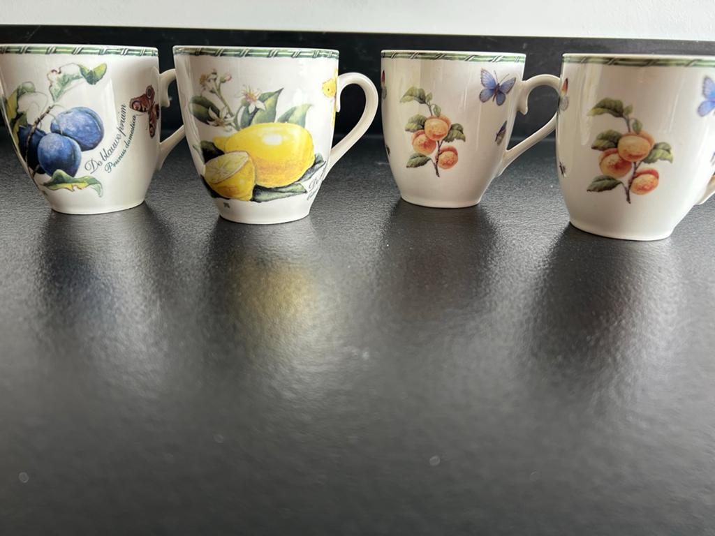 4 Janneke Brinkman bekers met fruitmotief, Keramiek, Ophalen of Verzenden, Zo goed als nieuw, Overige stijlen
