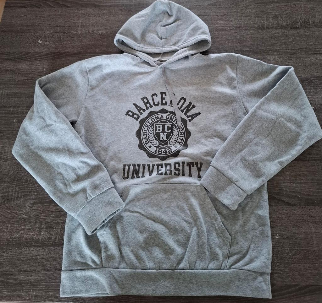 Barcelona hoodie – maat M/L – grijs, Verzenden, Zo goed als nieuw, Jongen of Meisje, Trui of Vest