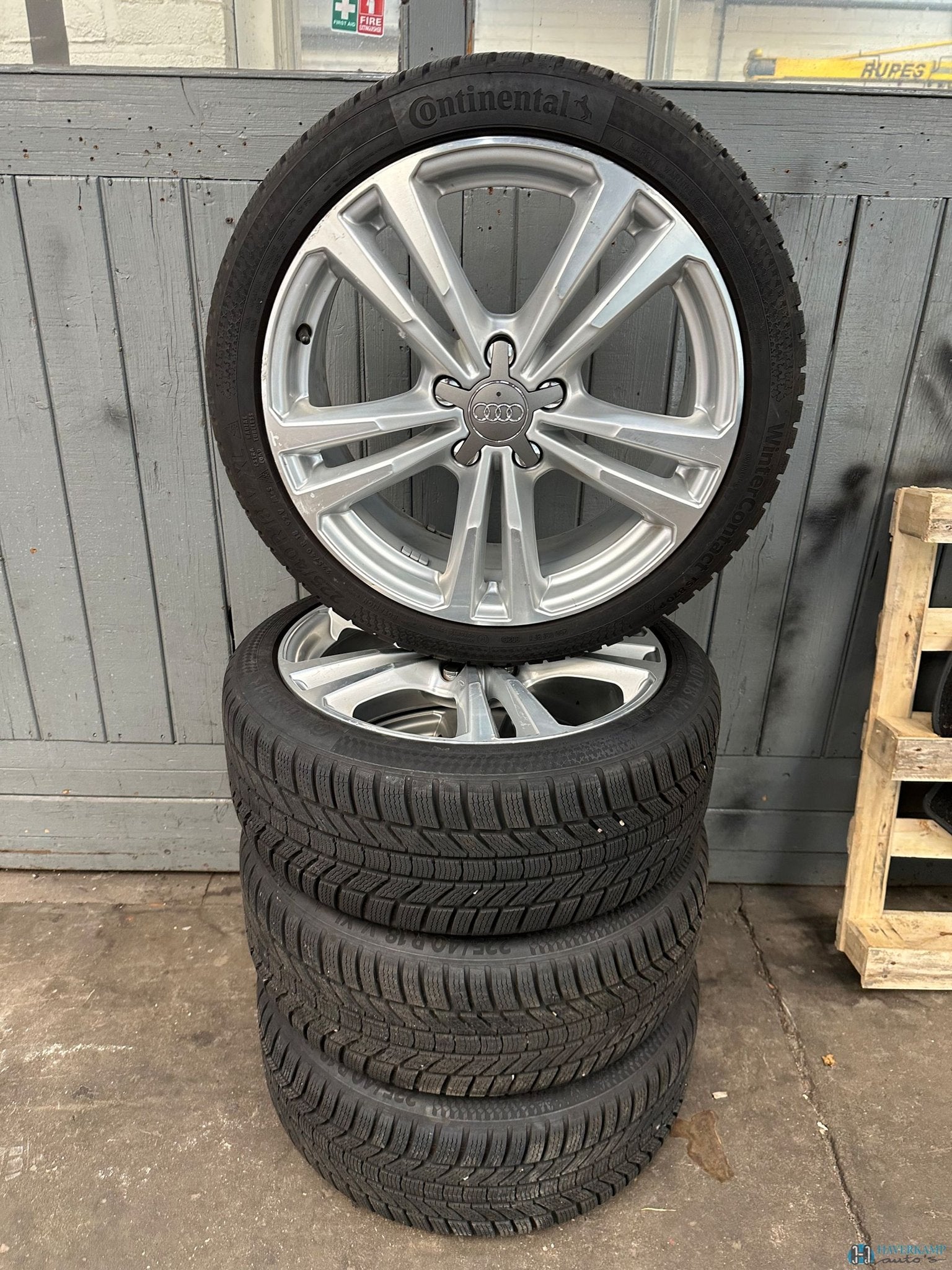 Audi A3 winterset 225 40 18 origineel 8-7mm, Ophalen, 18 inch, Gebruikt, -