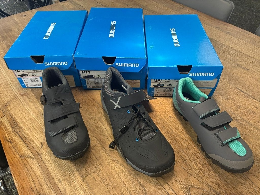 Shimano MTBschoenen - ME2, ME3- en MT5 - maat 39, 42, 44., Fietsen en Brommers, Fietsaccessoires | Fietskleding, Ophalen of Verzenden