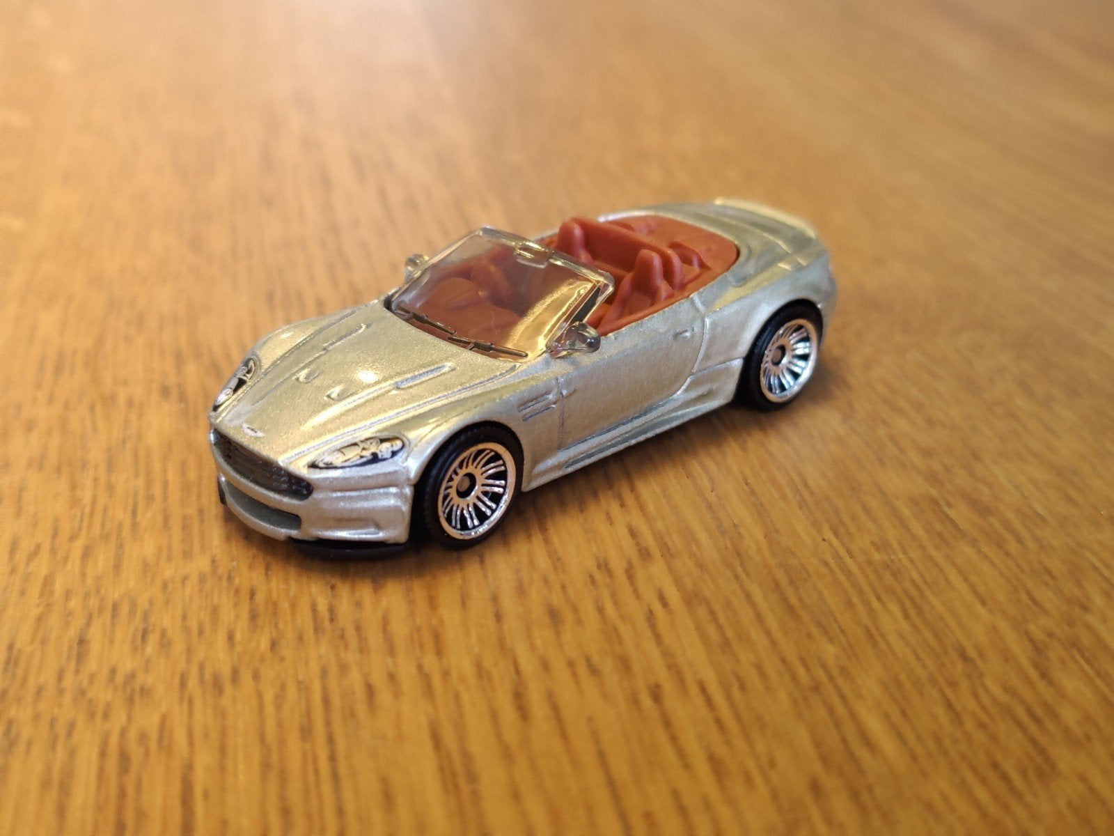 Matchbox Aston Martin DBS Volante, Ophalen of Verzenden, Zo goed als nieuw, Auto