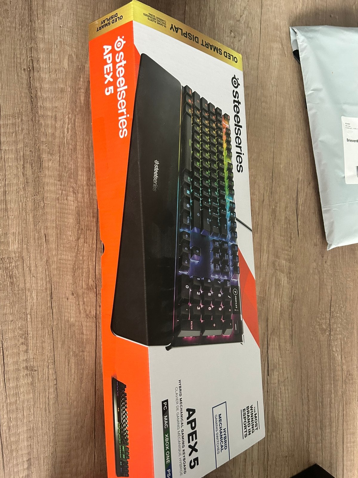 Steelseries Apex 5 met doos en toebehoren, Ophalen of Verzenden, Gebruikt