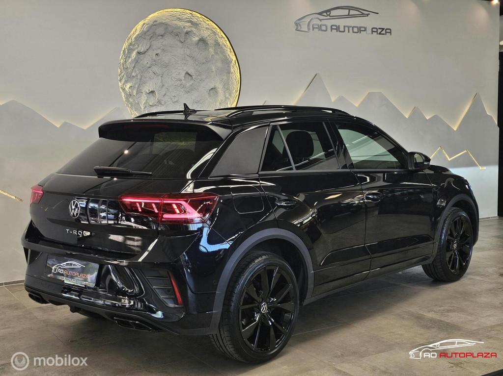 Volkswagen T-Roc 1.5 TSI 3x R-Line Panoramadak/Keyless/Beats, 1258 kg, 1498 cc, Zwart, 4 cilinders