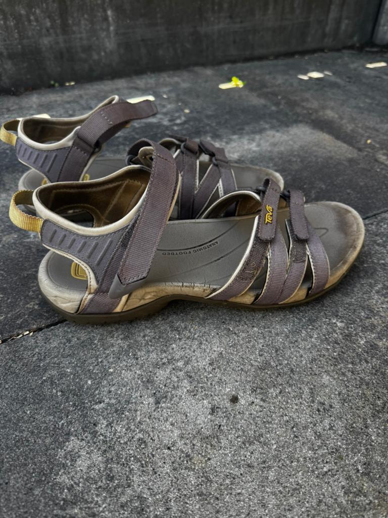 Paarse teva sandalen, Ophalen, Overige typen