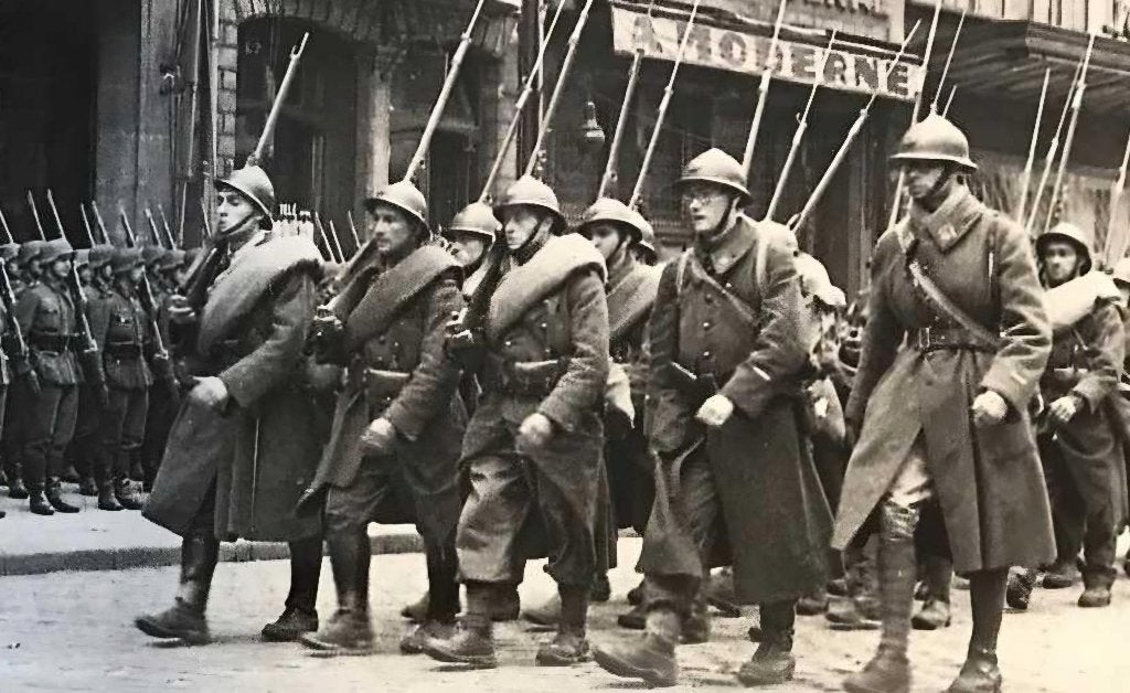 Franse M26 Adrian infanterie helm WO2 1940, Ophalen of Verzenden, Landmacht, Overige gebieden, Helm of Baret