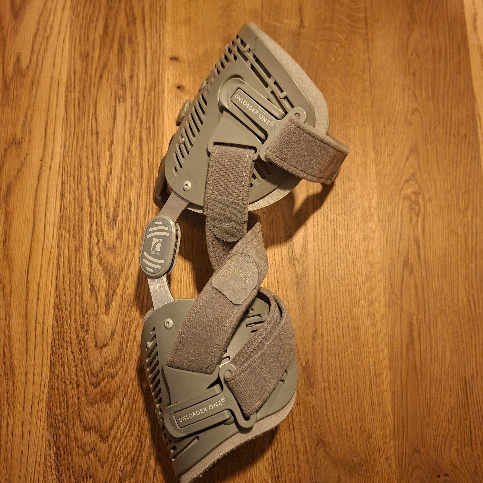Össur Unloader One Kniebrace Links maat L, Diversen, Braces, Ophalen of Verzenden