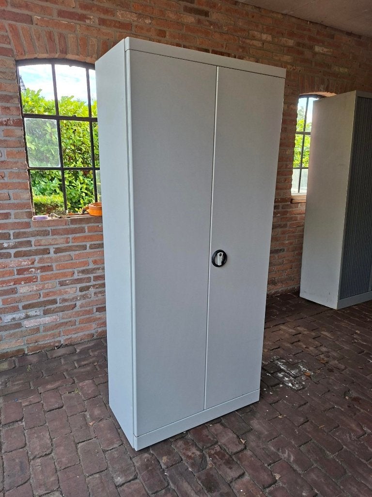Foto 2 van Goede, degelijke archiefkast, dossierkast, metalen kast!