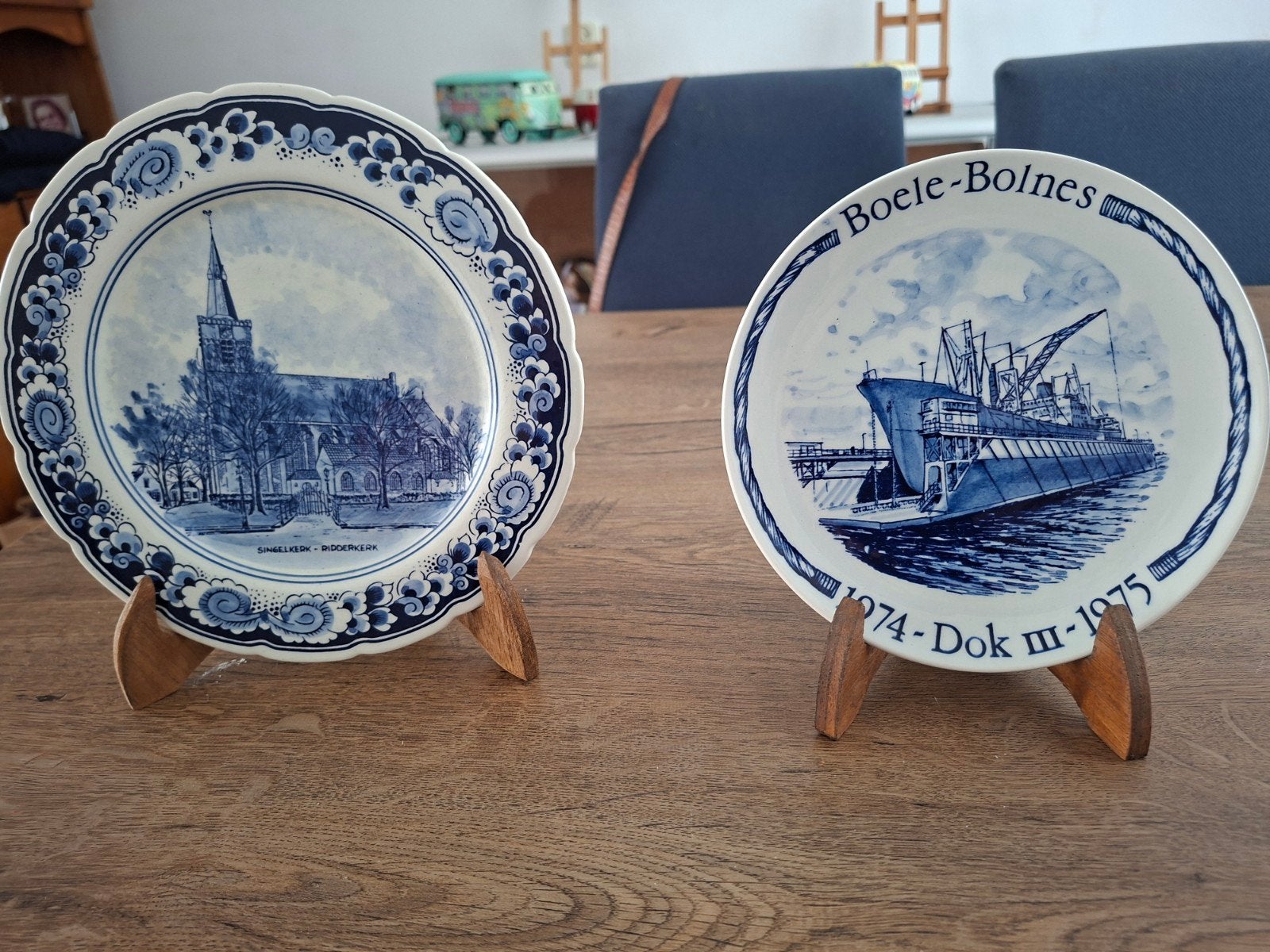 twee delfsblauwborden uit ridderkerk, Ophalen