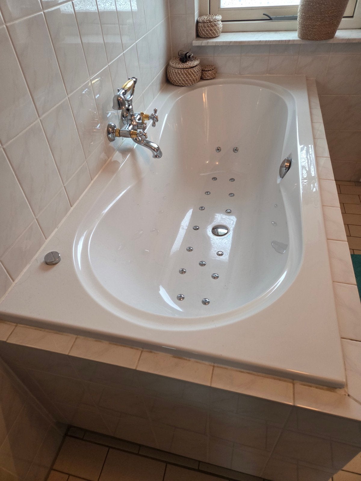 Ucosan Whirlpoolbad met Afstandsbediening - Goede Staat, Ophalen, Gebruikt, Met bad
