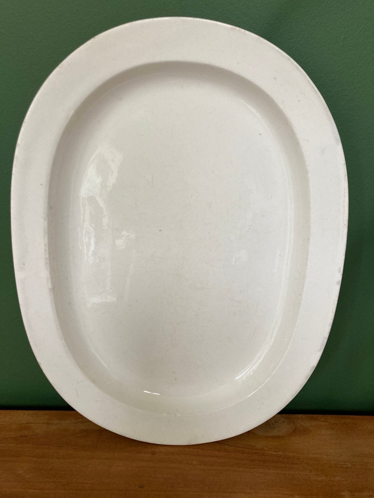 Ovale serveerschaal Petrus Regout (230225), Huis en Inrichting, Keuken | Servies, Gebruikt, Ophalen of Verzenden, Schaal of Schalen
