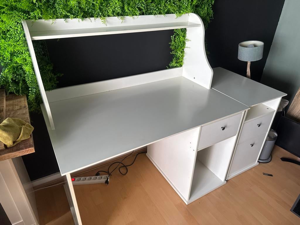 GRATIS | Wit bureau met opbergruimte en opzetstuk, Ophalen, Gebruikt, Met lades, Spaanplaat of MDF