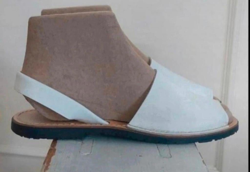 Avarca Menorquina leren sandaaltjes wit mt 38, Verzenden, Zo goed als nieuw, Wit, Sandalen of Muiltjes
