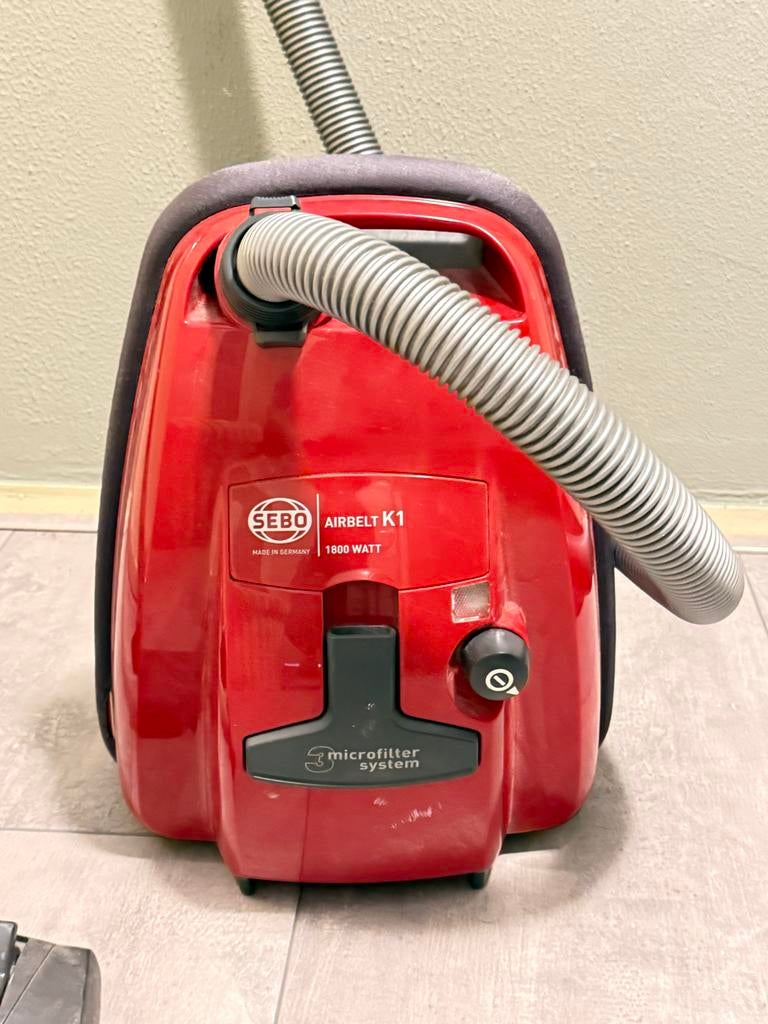 SEBO AIRBELT K1 Stofzuiger 1800W - defect in de zak, Witgoed en Apparatuur, Stofzuigers, Ophalen of Verzenden, Niet werkend, Stofzak