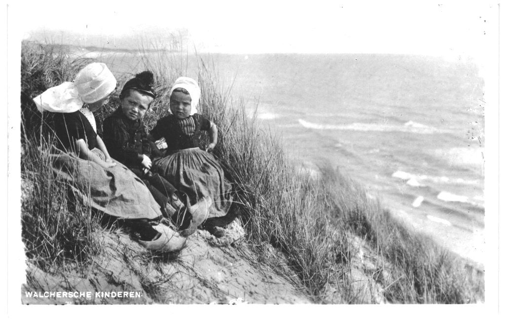 967705	Klederdracht	Walcheren	1953 Zeeland	Kinderen