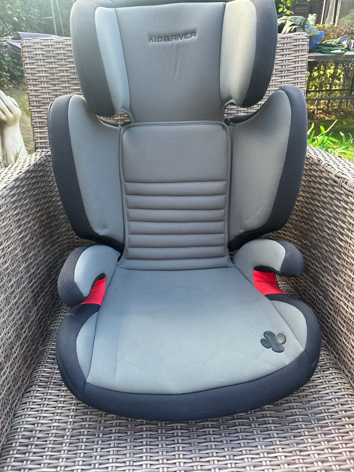 KIDSRIVER autostoel - grijs/zwart, Kinderen en Baby's, Autostoeltjes, Autogordel of Isofix, Gebruikt, 15 t/m 36 kg, Zijbescherming