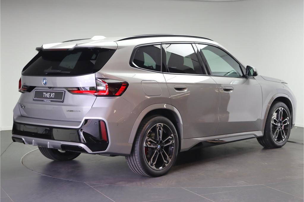 BMW X1 xDrive25e M Sport Automaat / Panoramadak / Trekhaak /, Auto's, Met garantie (alle), Origineel Nederlands, Vierwielaandrijving