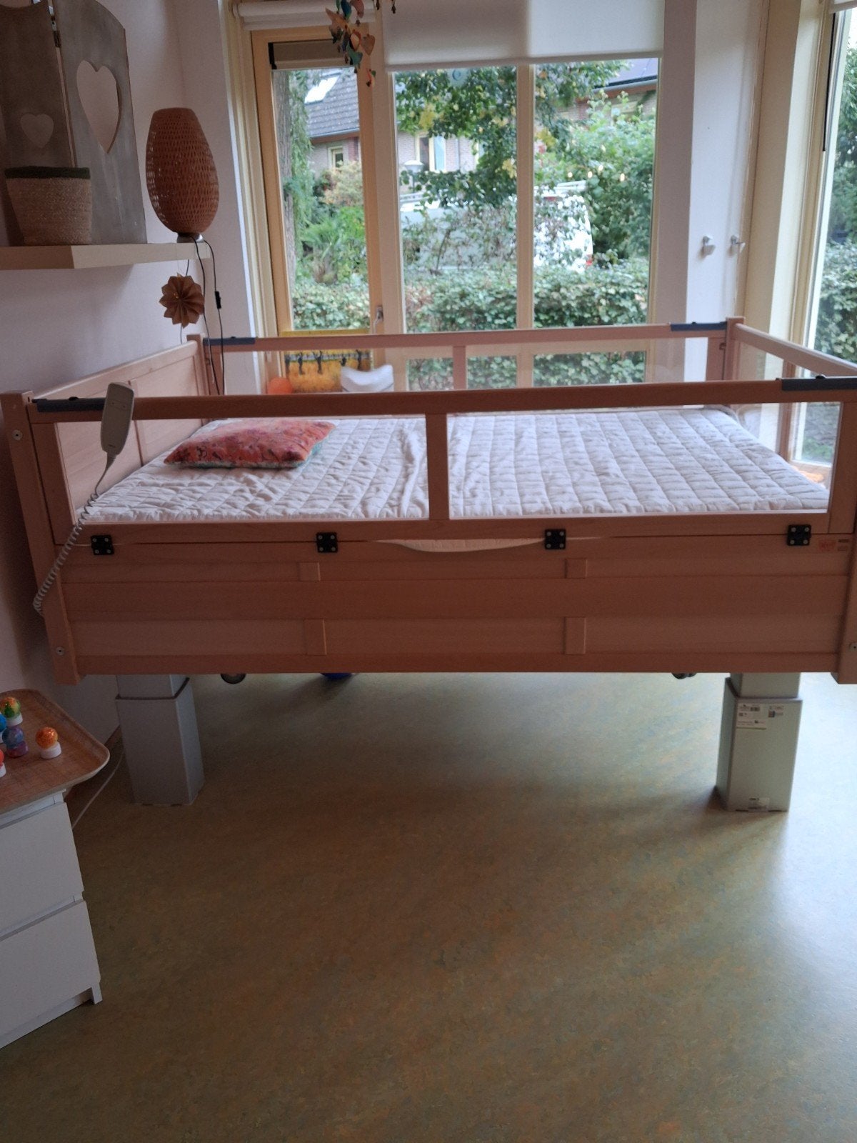 Bedbox met matras, Verstelbaar, Tweepersoons, Zo goed als nieuw, Hout