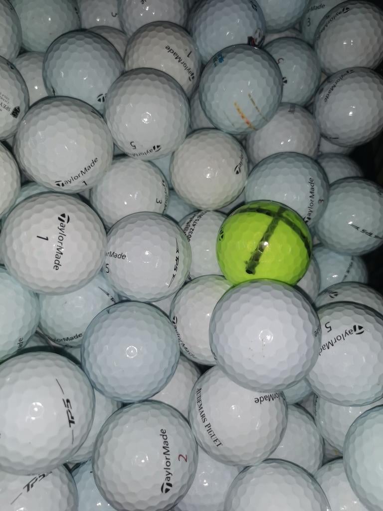 Taylormade tp5 golfballen AAAA kwaliteit 50 stuks, Ophalen of Verzenden, Zo goed als nieuw, Bal(len)