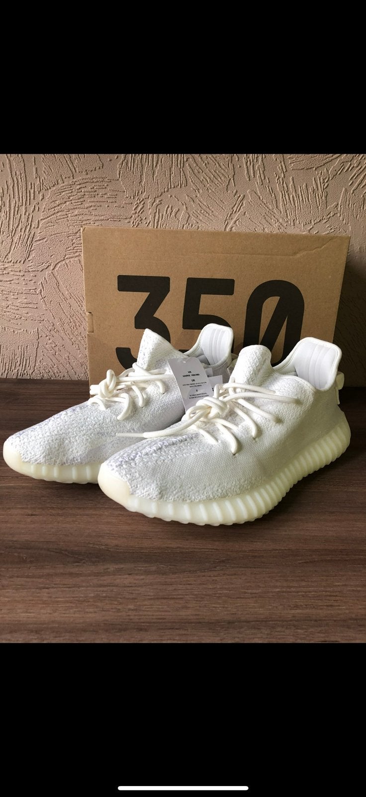 Adidas Yeezy 350 triple white maat 45!, Wit, Nieuw, Ophalen of Verzenden, Sneakers of Gympen