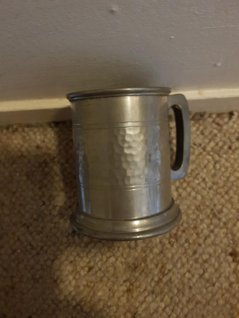 Tinnen beker met glazen bodem. Hoogte 10cm., Antiek en Kunst, Antiek | Tin, Ophalen