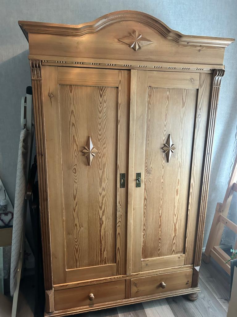 Antieke grenen "kleding" kast met lades, Ophalen