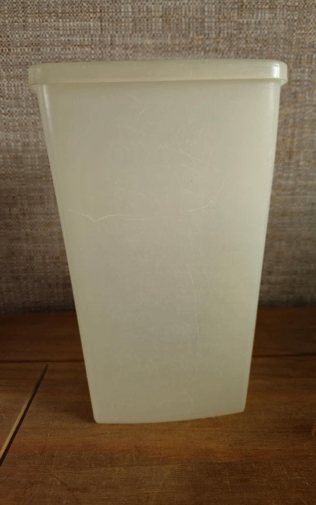 Tupperware Diepvriesdoos met deksel 1,9L 12,5x11x20cm, Overige kleuren, Overige typen, Ophalen of Verzenden, Zo goed als nieuw