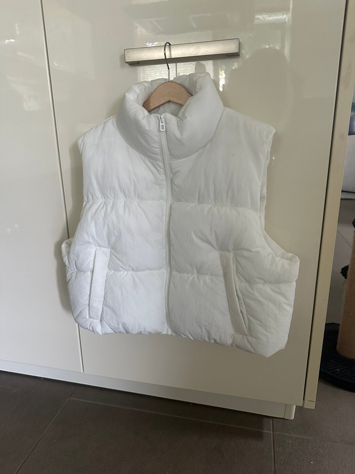 Bodywarmer h&m maat m (38/40) wit, Kleding | Dames, Bodywarmers, Ophalen of Verzenden, Zo goed als nieuw, Maat 38/40 (M), Wit
