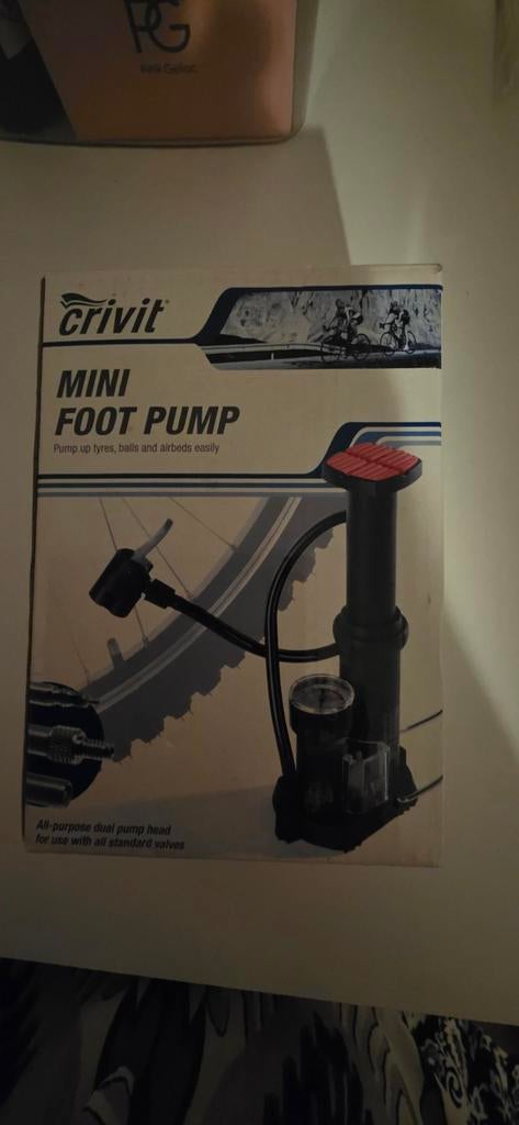 Crivit Mini Voetpomp met Drukmeter - Universeel, Ophalen of Verzenden, Drukmeter, Nieuw