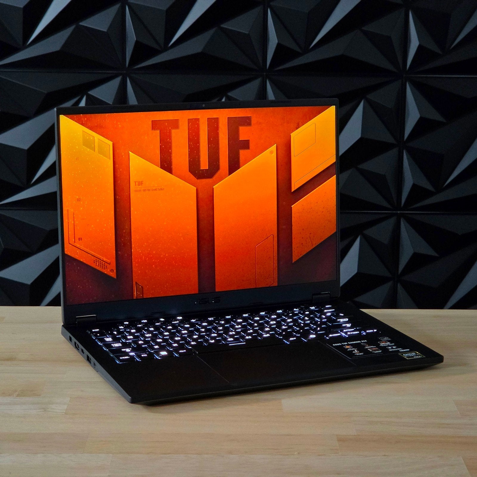 Asus TUF A14 (2026) - Ryzen 9 392+, 32GB RAM, Computers en Software, Windows Laptops, Met videokaart, Nieuw, 14 inch, Ophalen of Verzenden