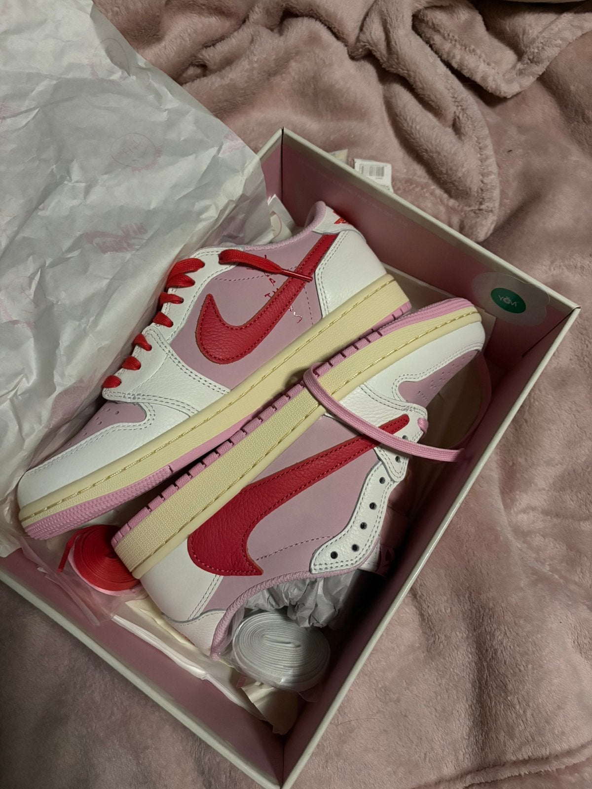 Travis scott x Air jordan 1 low, Ophalen of Verzenden, Nieuw, Geel, Sneakers of Gympen