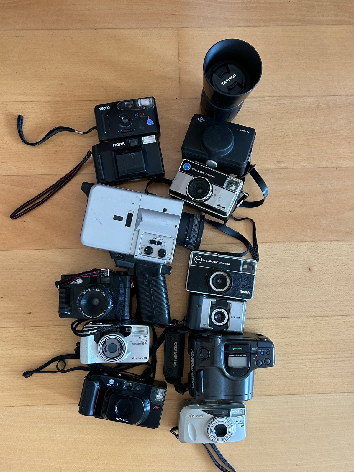 Partij van 13 camera's en lenzen- Agfa, Kodak, Pentax, Olymp, Audio, Tv en Foto, Ophalen of Verzenden, Niet werkend, Kodak