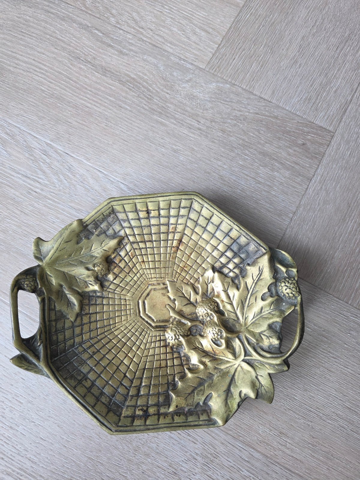 Antiek Art Nouveau schaaltje brons messing | Kastanjemotief, Ophalen of Verzenden