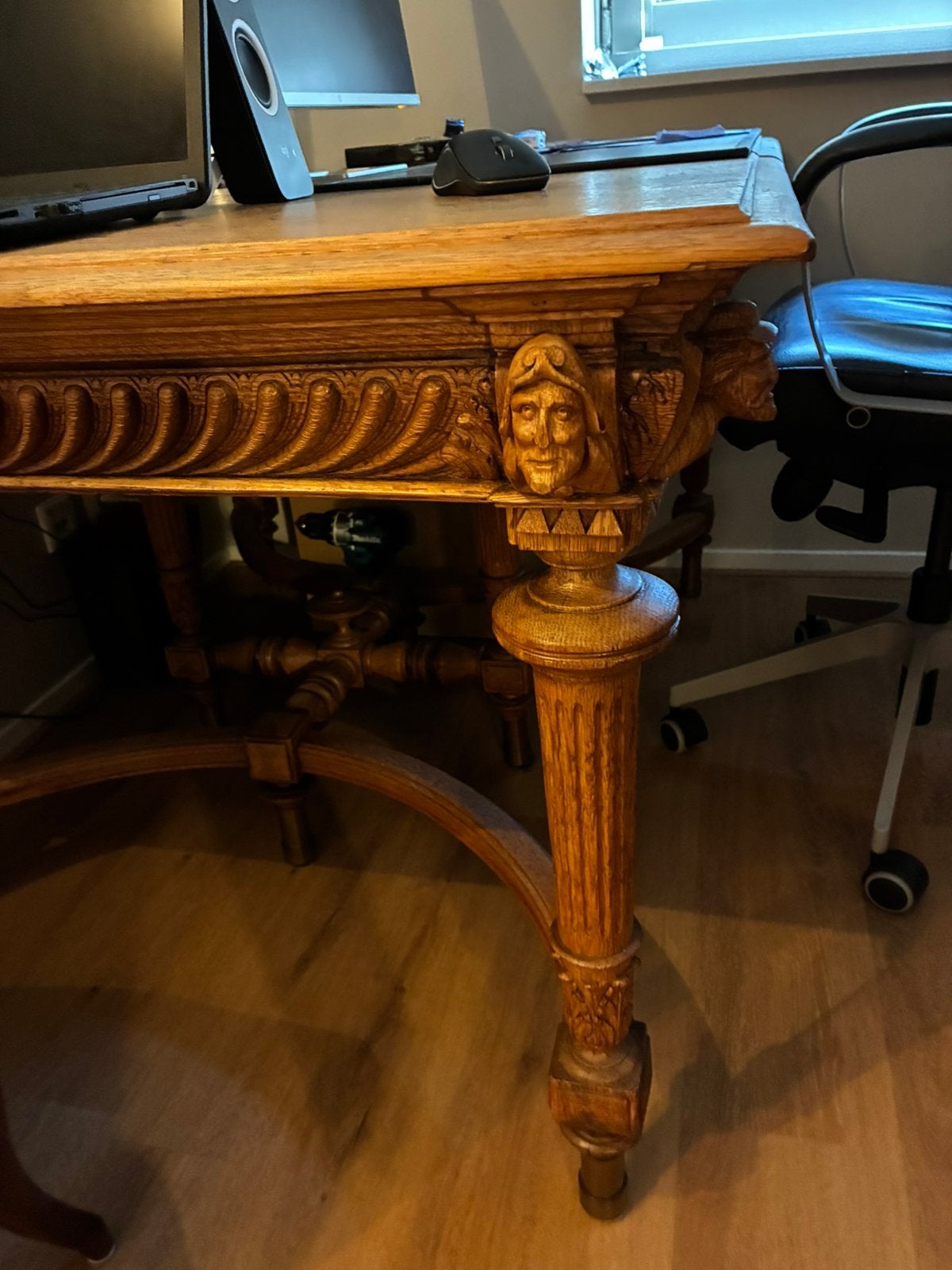Mooie grote tafel 140 bij 110, Ophalen of Verzenden
