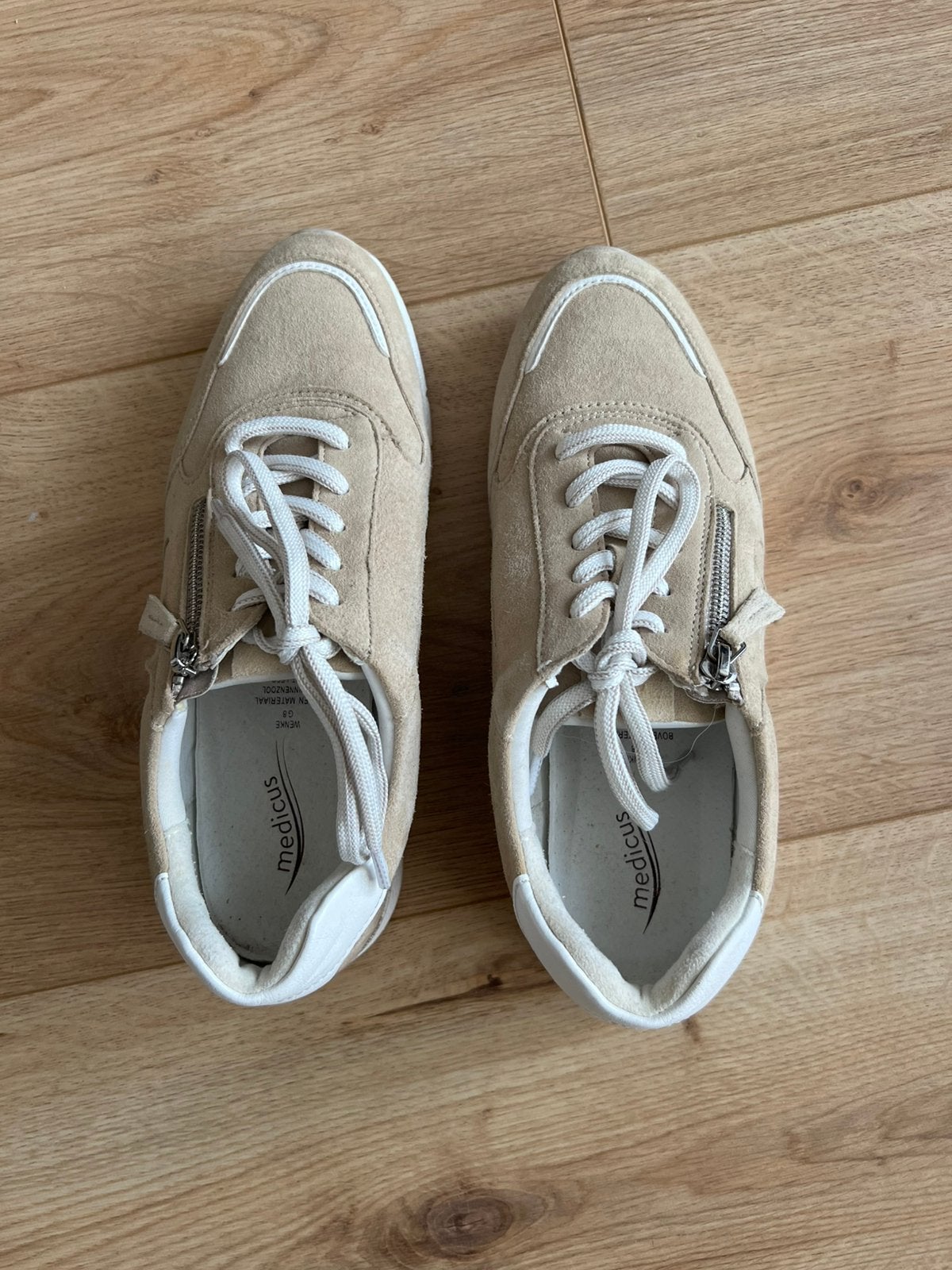 Maat 8  maat 42 medicus schoenen sportschoenen 👟, Kleding | Dames, Schoenen, Beige, Ophalen of Verzenden, Sneakers of Gympen