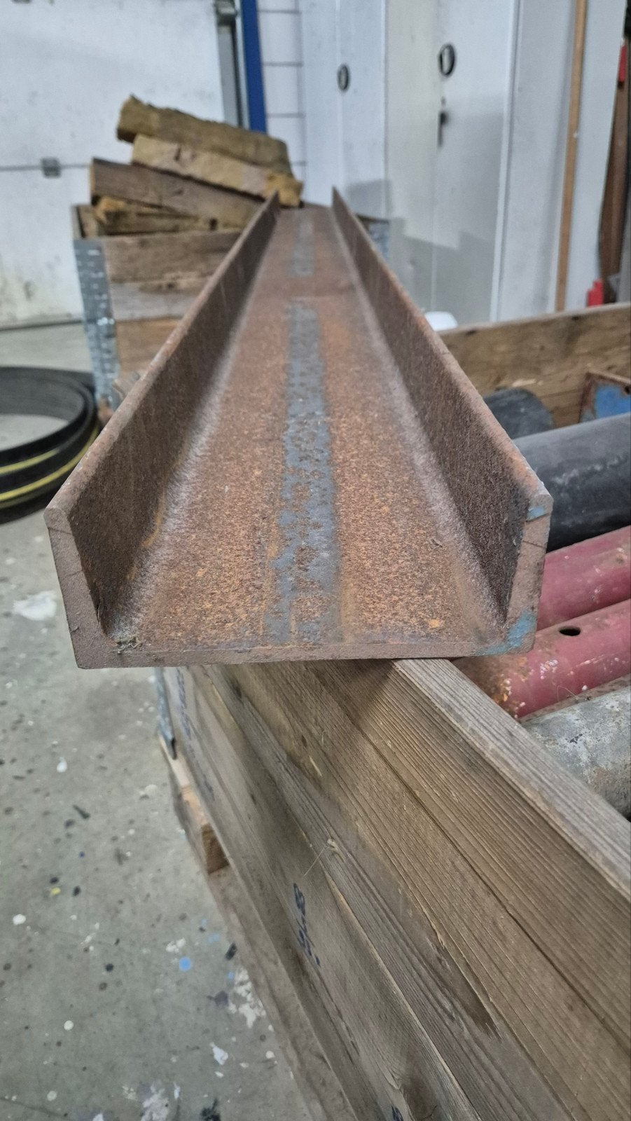Stalen U-profiel - 232,5 cm lang, 18 cm breed, Ophalen, Gebruikt, IJzer