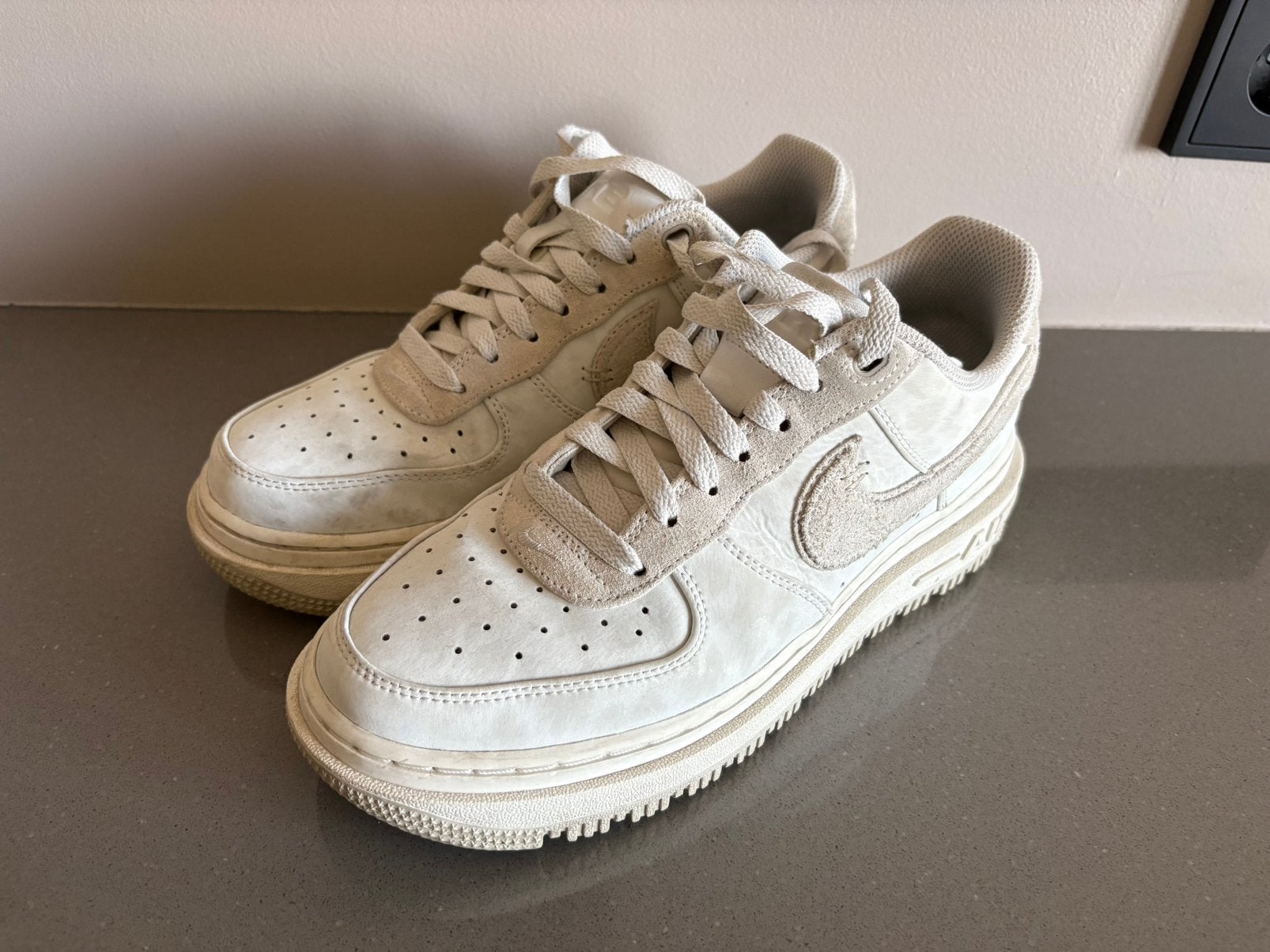 Nike air force 1 luxe maat 40, Ophalen of Verzenden, Zo goed als nieuw, Wit