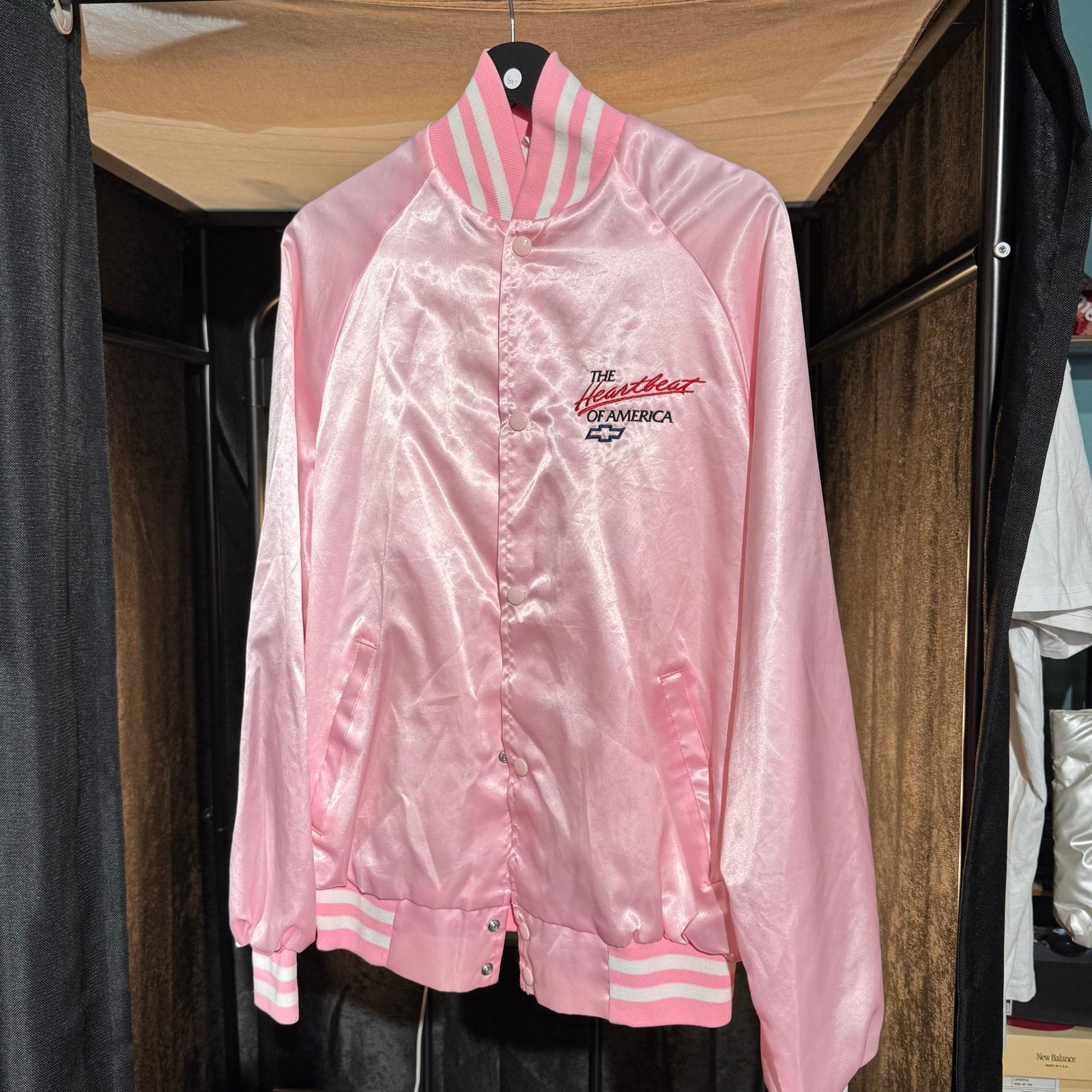 Vintage roze Chevrolet bomberjack - The Heartbeat of America, Kleding | Dames, Ophalen of Verzenden, Gedragen